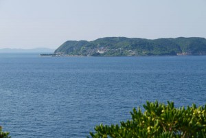 手前が加唐島。左後ろが壱岐［加部島・最北端より］