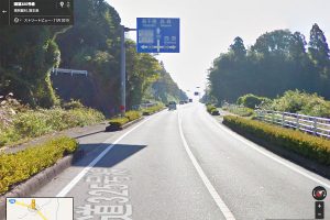 県道149号線と交わる交差点を右折【県道325号線・南阿蘇村】