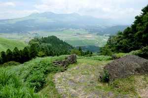 二重峠石畳から望む阿蘇赤水［ミルクロード・県道339号線］