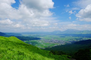 尾根伝いの遊歩道と展望台［西湯浦園地展望台・ミルクロード］