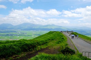 大観峰の展望台［ミルクロード・県道45号線］