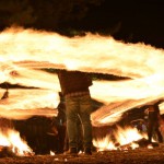 火振り神事 2017年［阿蘇神社 参道］photo:tanouetohru