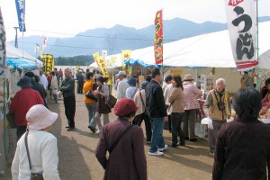 飲食・土産の出店［一心行の大桜 南阿蘇桜まつり］