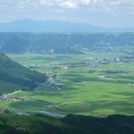 カルデラ平野部と農耕地［大観峰展望台］